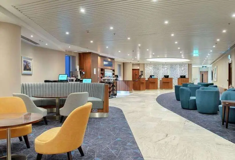هتل Hilton Garden Inn London Heathrow Terminal 2 And 3