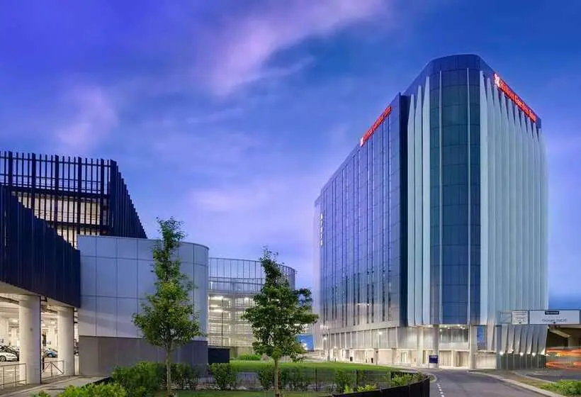 هتل Hilton Garden Inn London Heathrow Terminal 2 And 3