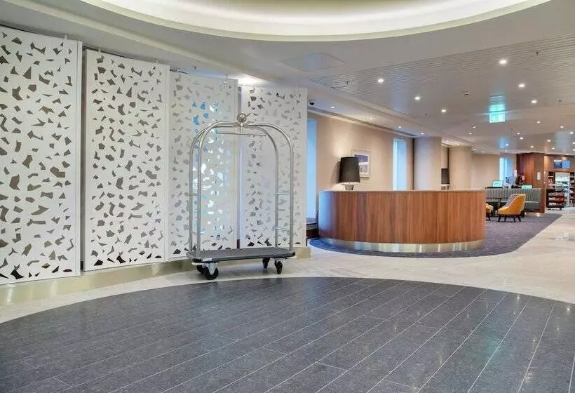 Hotelli Hilton Garden Inn London Heathrow Terminal 2 And 3