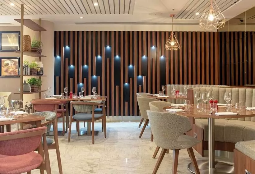 Hotelli Hilton Garden Inn London Heathrow Terminal 2 And 3