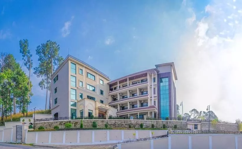 Hotelli Justa Palampur Resort & Convention Centre