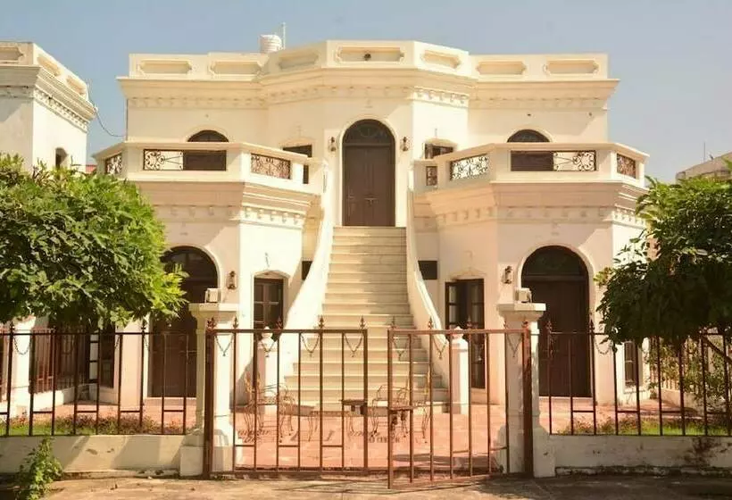 هتل Kumaon Plaza