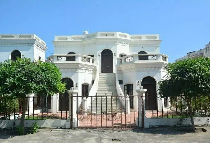 هتل Kumaon Plaza