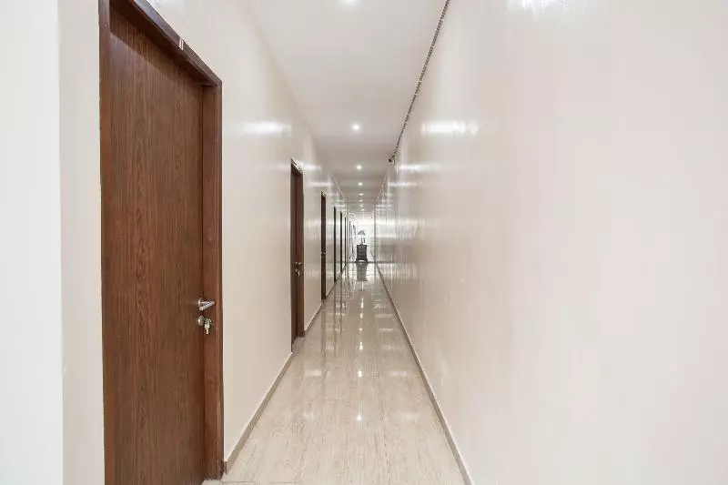 ホテル Capital O 134 Lg Residence