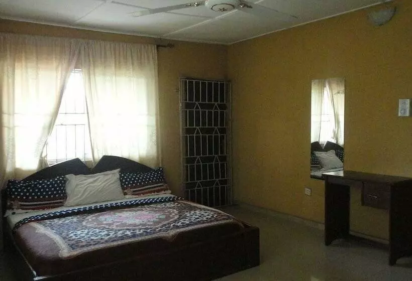 هتل Phoenix Suites And Inn