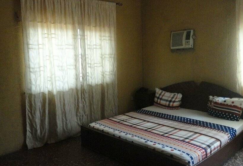 هتل Phoenix Suites And Inn