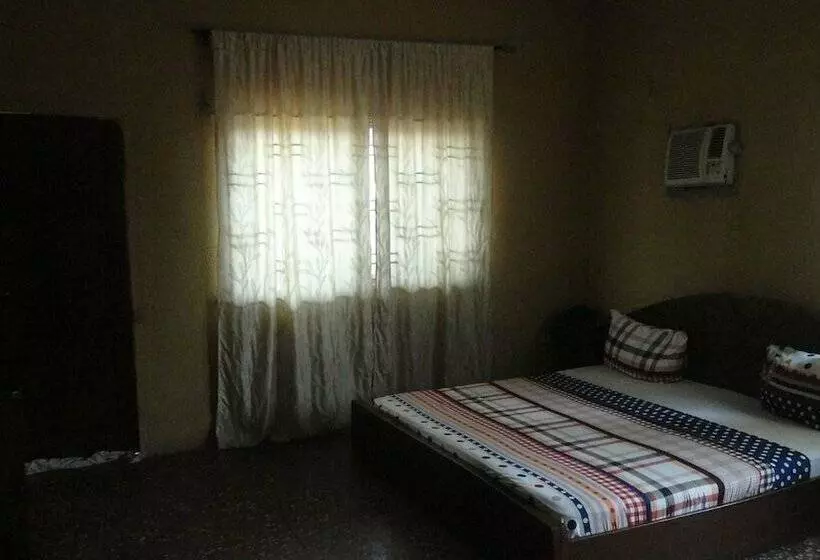 هتل Phoenix Suites And Inn