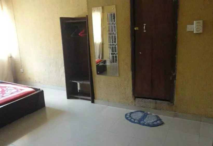 هتل Phoenix Suites And Inn