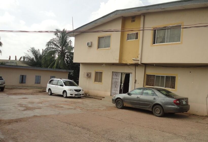 هتل Phoenix Suites And Inn