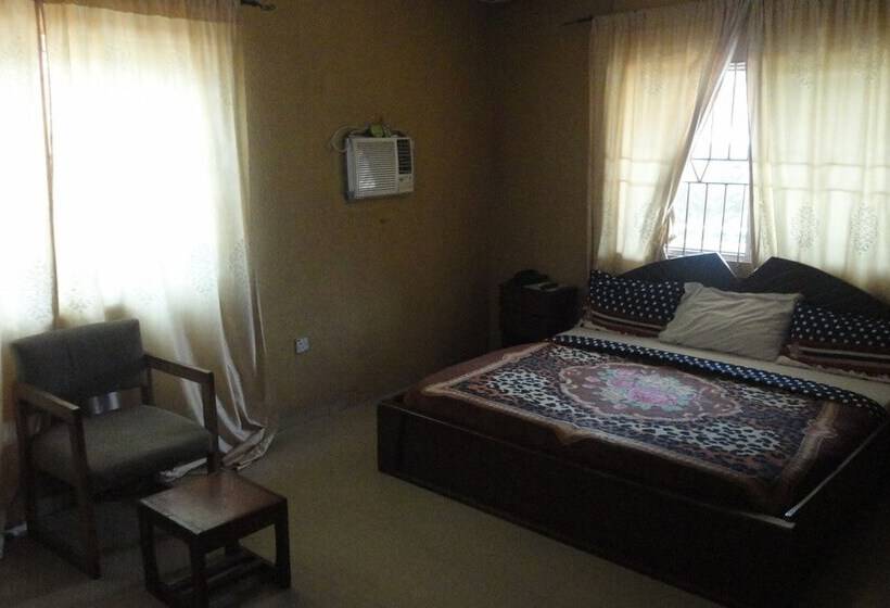 هتل Phoenix Suites And Inn