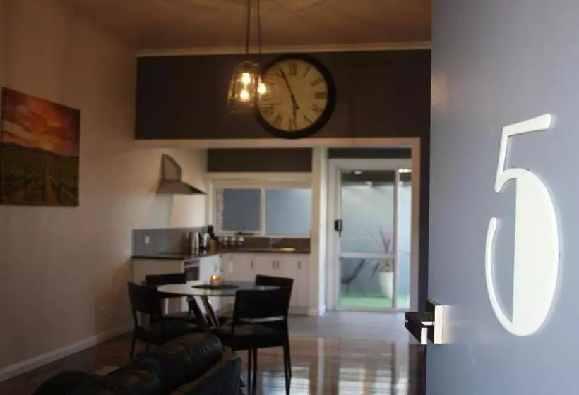 Apartment 5ive
