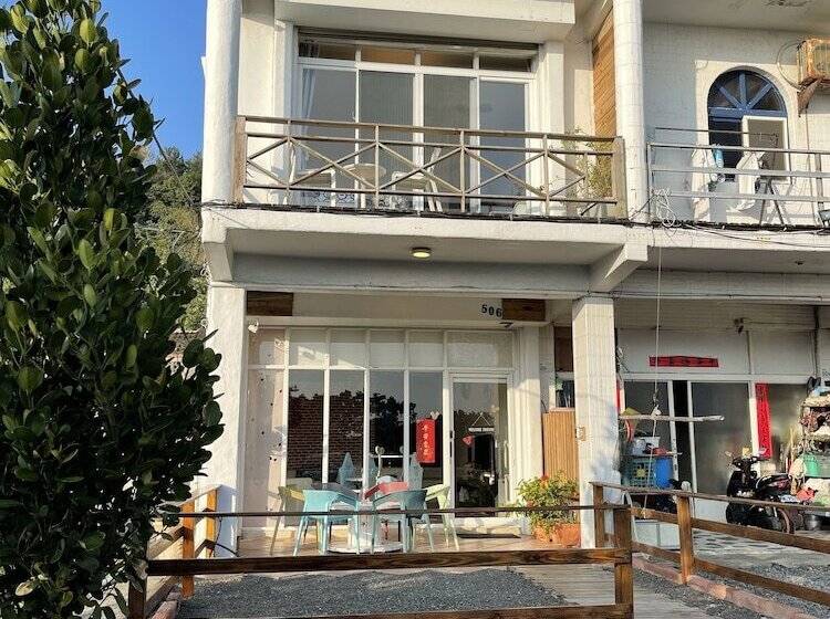 تختخواب و صبحانه One Day Ocean Villa