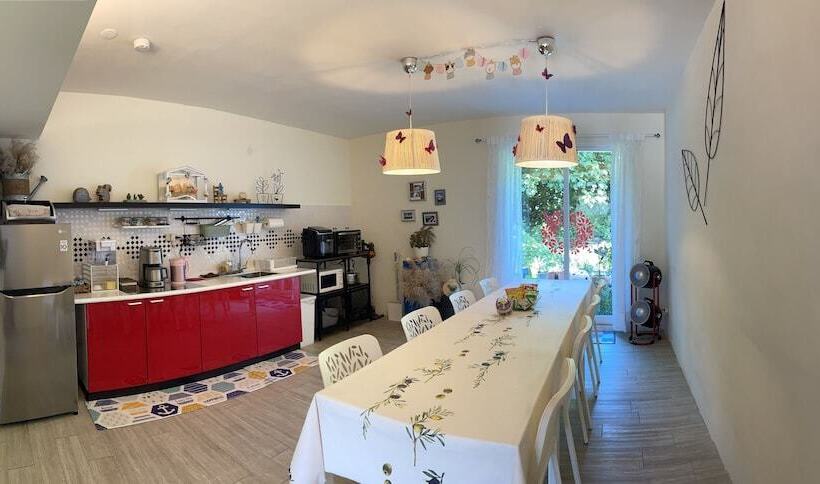 تختخواب و صبحانه One Day Ocean Villa