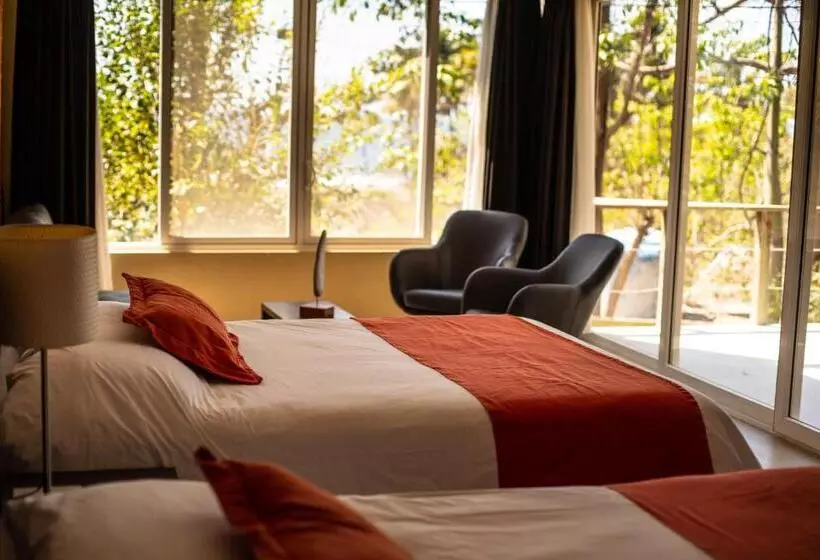 Casa De Mar Hotel And Villas