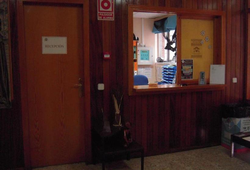 Хостел Residencia Universitaria Cardenal Cisneros