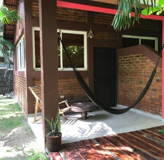 בית מלון כפרי & Bar La Guitarra