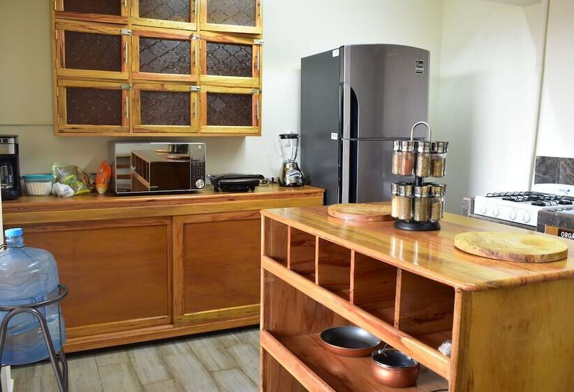 فندق Casa Janaab Palenque