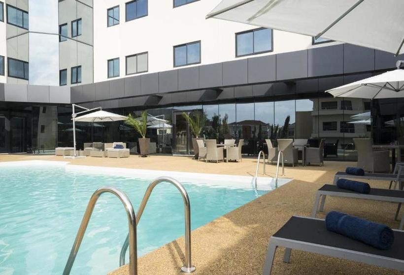 호텔 Fiesta Residences Boutique  And Serviced Apartments