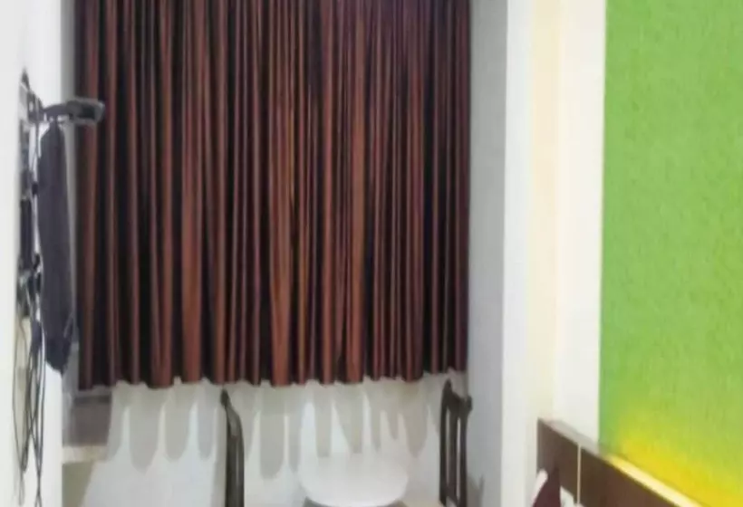 Hotelli Panvel Palace