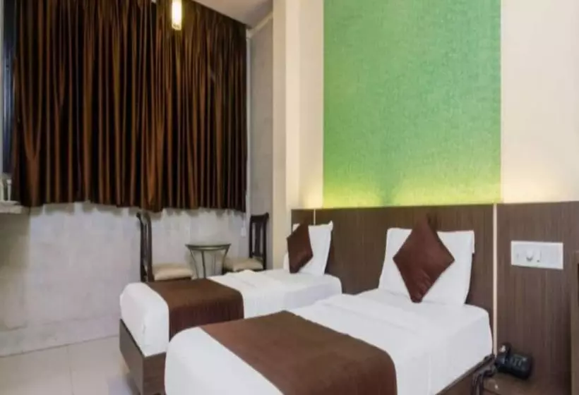 Hotelli Panvel Palace