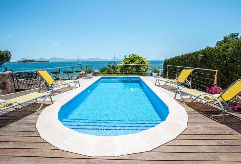 Villa Lighthouse In Alcanada