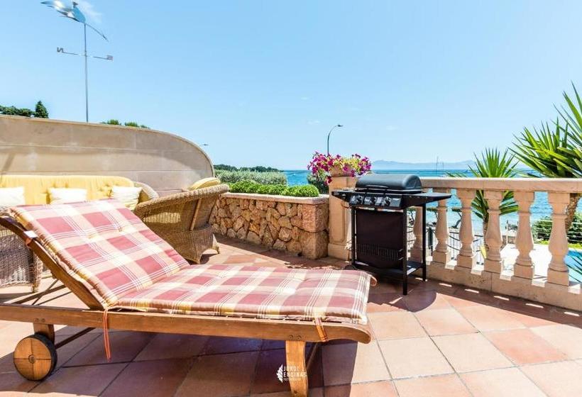 Villa Lighthouse In Alcanada