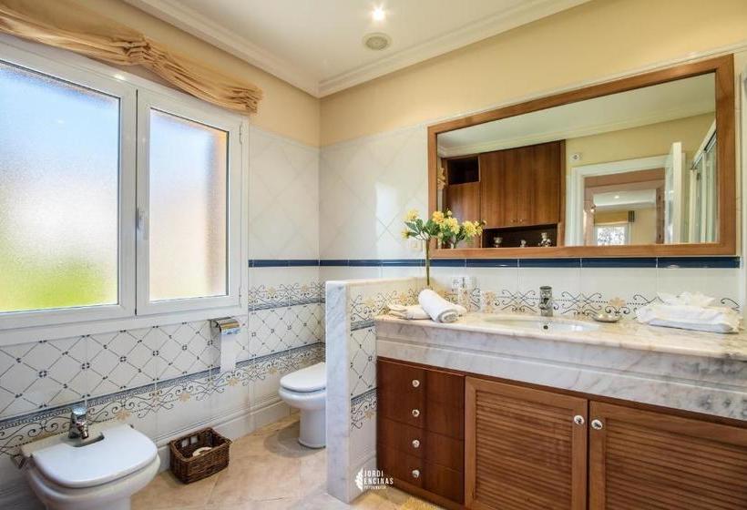 Villa Lighthouse In Alcanada