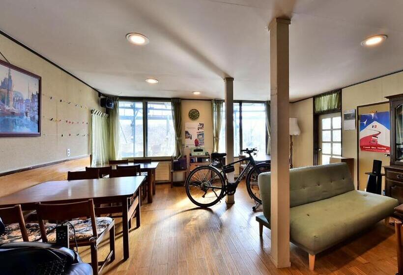 ホテル Kurumayama Kogen Guesthouse Urara