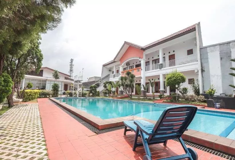 Hotel Lurus
