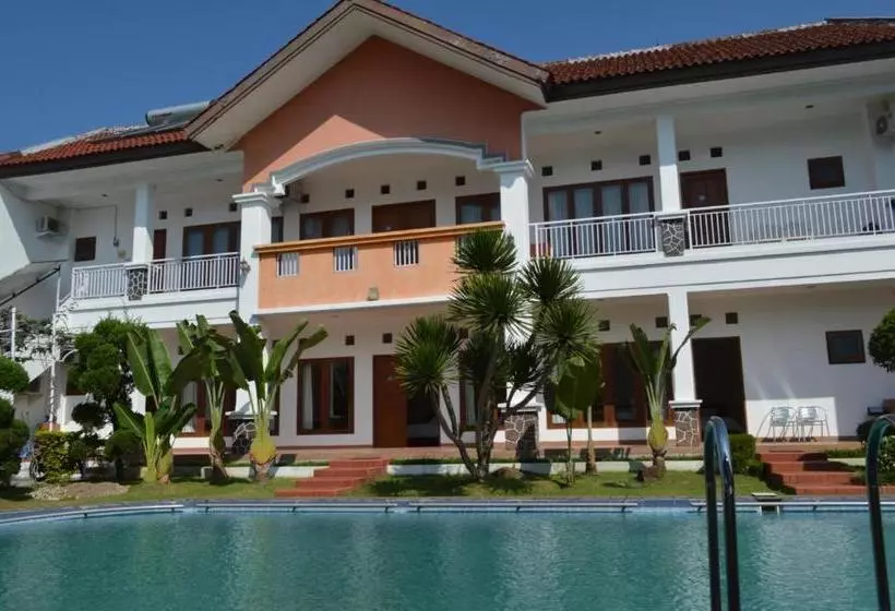 Hotel Lurus