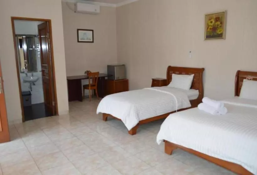 Hotel Lurus