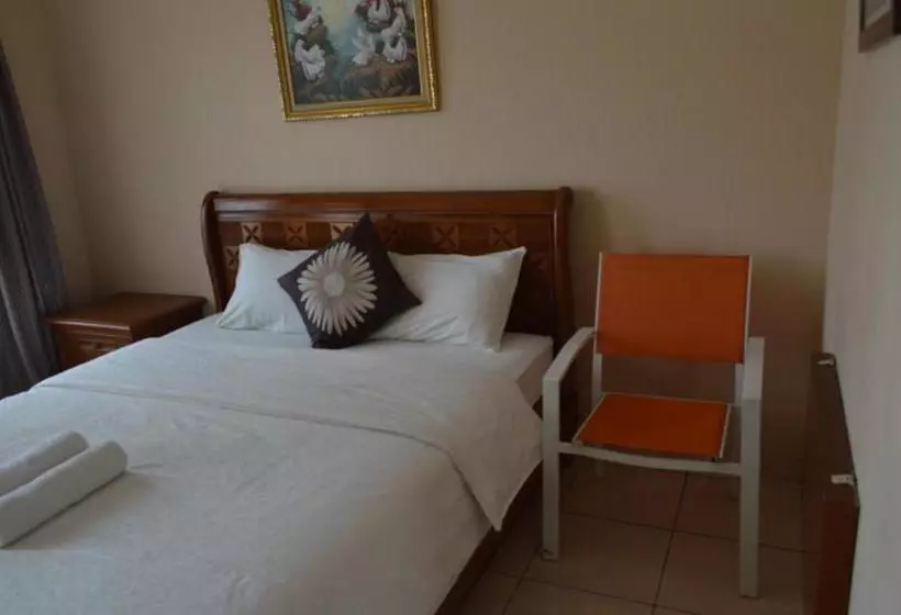 Hotel Lurus