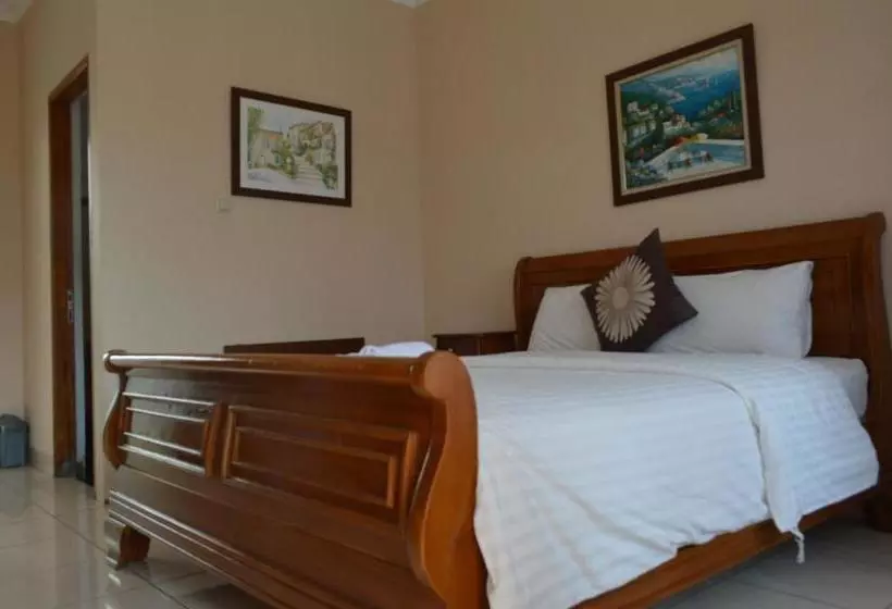 Hotel Lurus