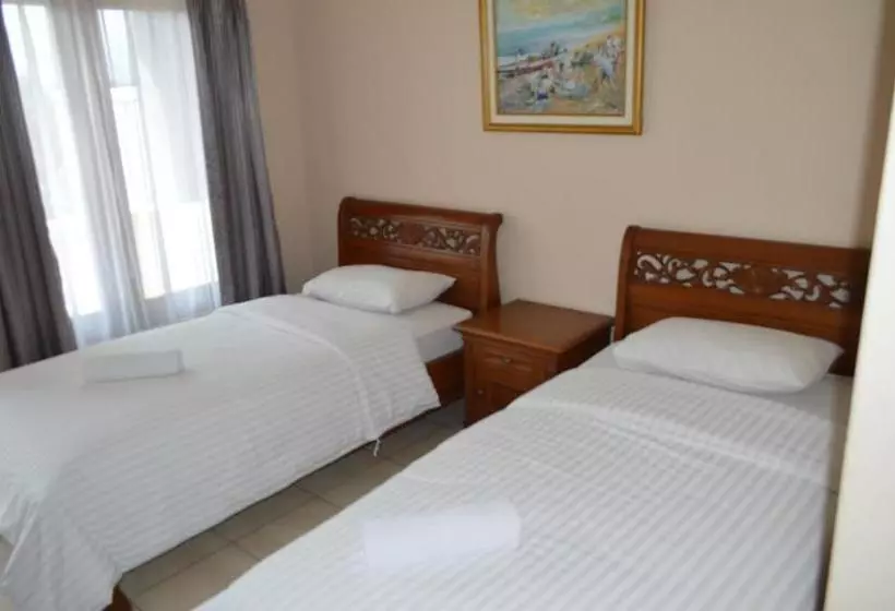 Hotel Lurus
