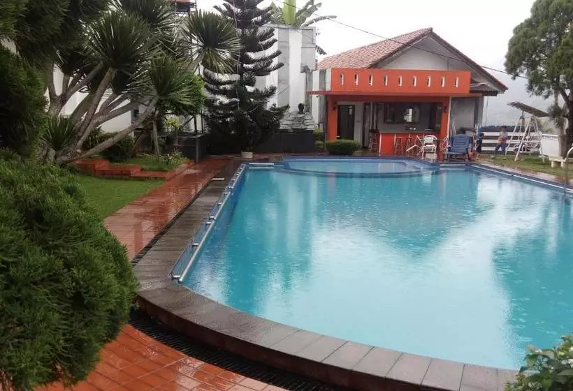Hotel Lurus