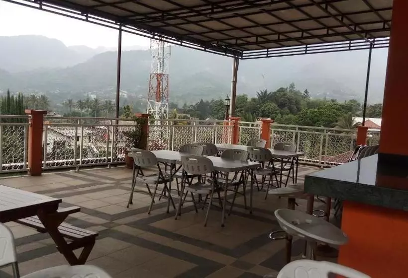 Hotel Lurus