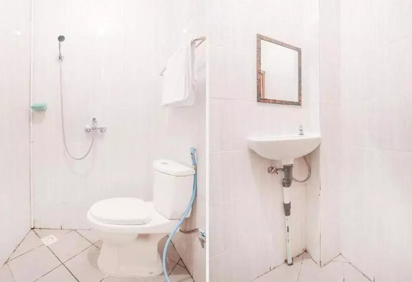 ホテル Oyo 160 Lontar Residence