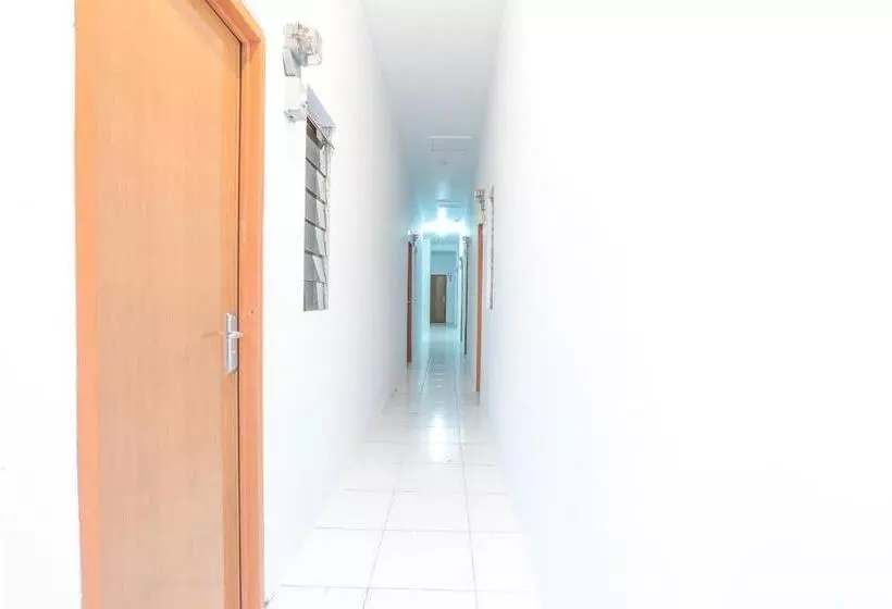 ホテル Oyo 160 Lontar Residence
