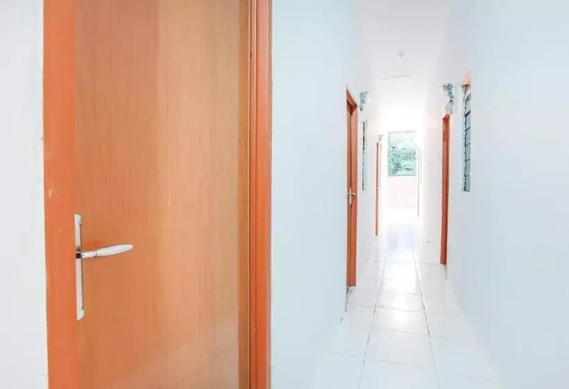 ホテル Oyo 160 Lontar Residence