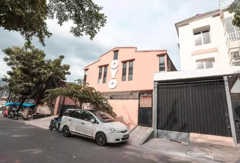 ホテル Oyo 160 Lontar Residence
