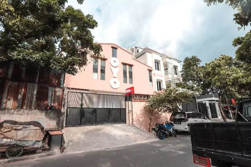 ホテル Oyo 160 Lontar Residence