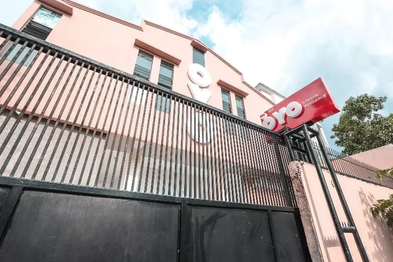 ホテル Oyo 160 Lontar Residence