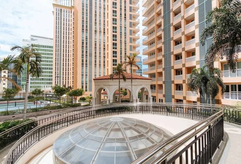 فندق Reddoorz Premium @ Venice Luxury Bgc 2