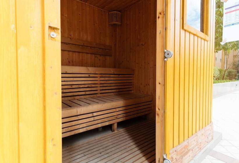 فندق Reddoorz Premium @ Venice Luxury Bgc 2