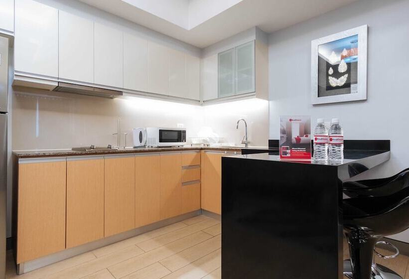 فندق Reddoorz Premium @ Venice Luxury Bgc 2