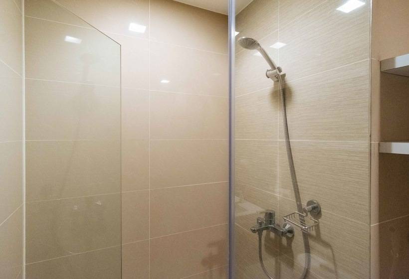 فندق Reddoorz Premium @ Venice Luxury Bgc 2