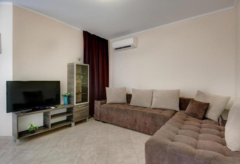 هتل Esteban Vip Residence Club