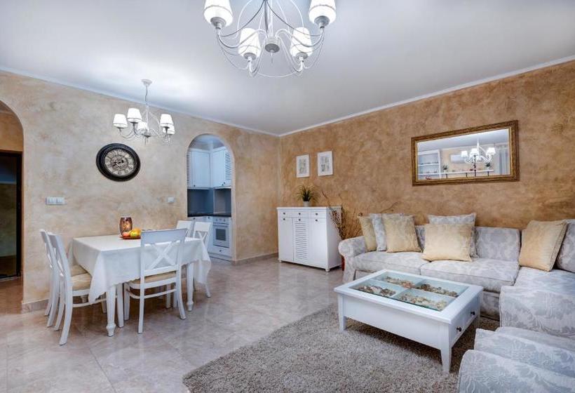 هتل Esteban Vip Residence Club