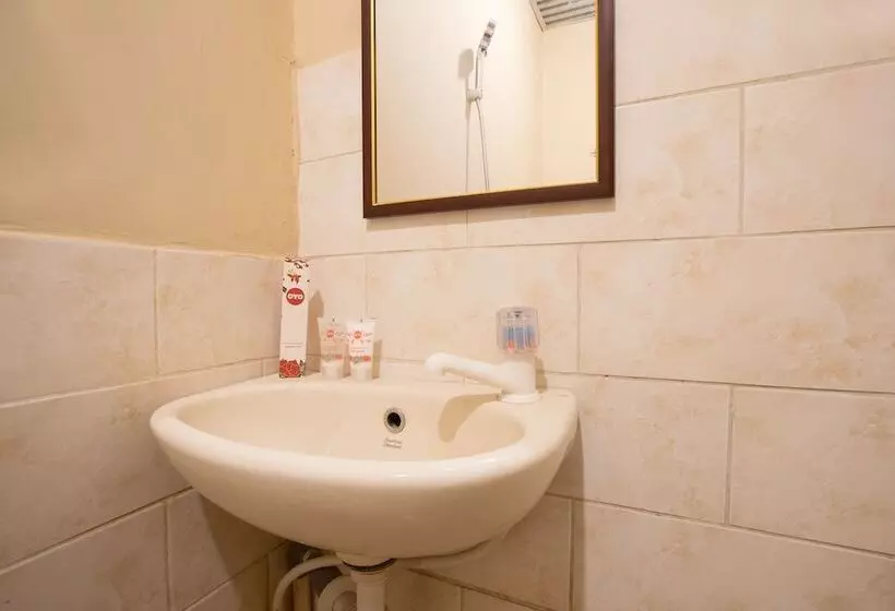 هتل Guest House Gemilang Karawaci By Nusalink