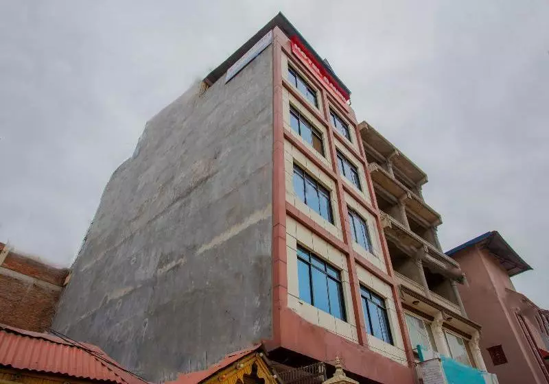 هتل Gauri By Oyo Rooms